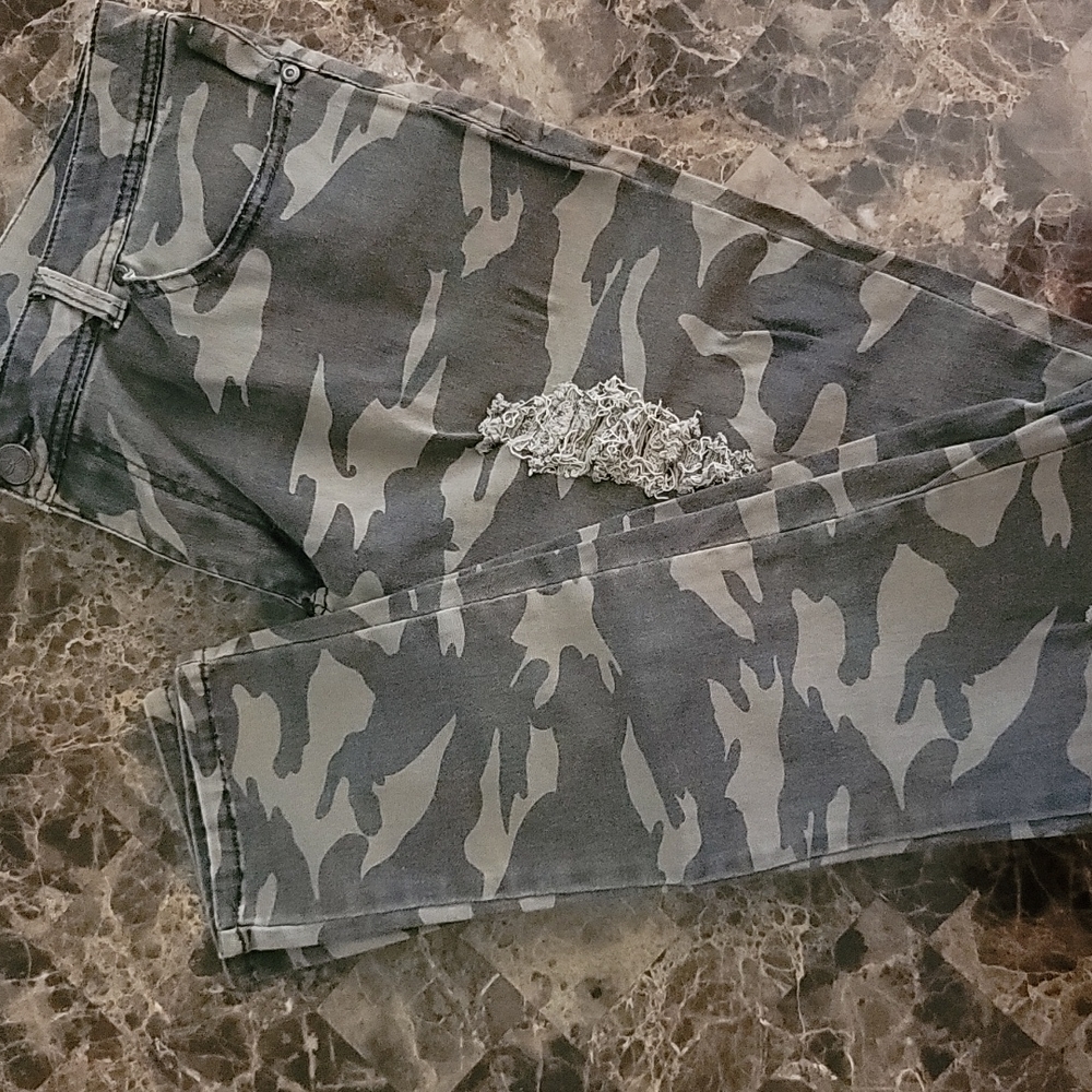 RF Premium jeans camouflage cut up jean